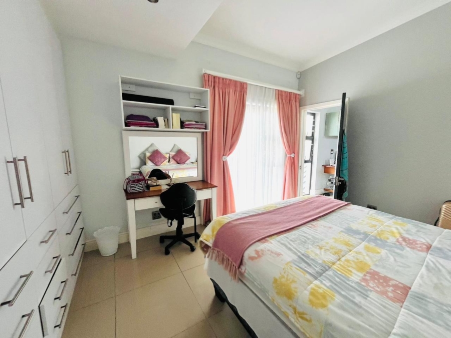 6 Bedroom Property for Sale in Gonubie Eastern Cape